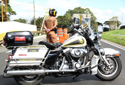 Polícia intensifica trabalho e acidentes diminuem no feriado