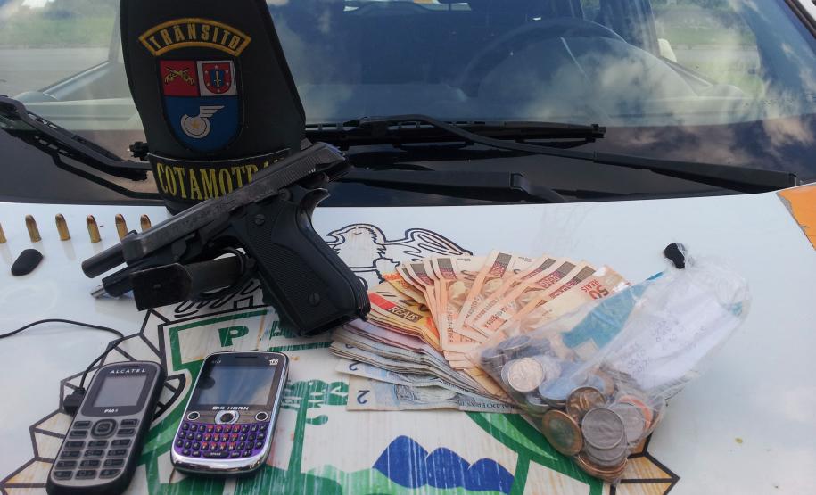 Operação de trânsito resulta em 158 pessoas abordadas e quatro detidas -